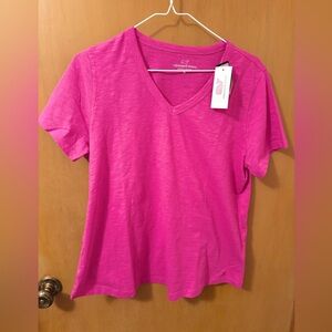 Vineyard Vines 100% Cotton V-neck Tee. NWT